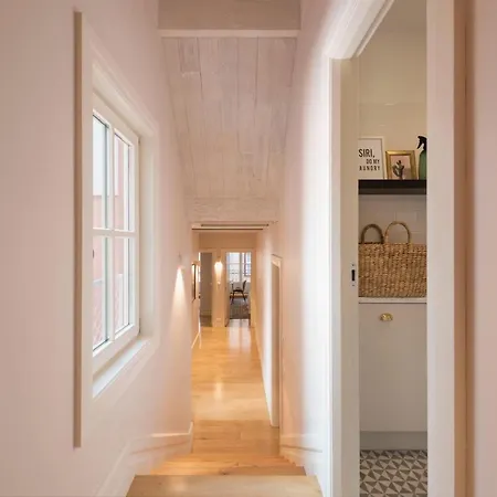 Mouzinho Luxury 3br Flat L 5 Min Walk To Ribeira By Lovelystay ポルト