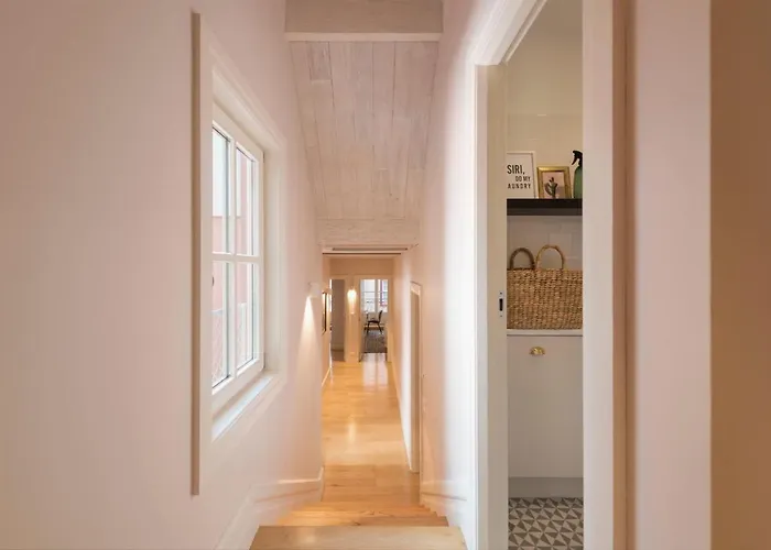 Mouzinho Luxury 3br Flat L 5 Min Walk To Ribeira By Lovelystay ポルト